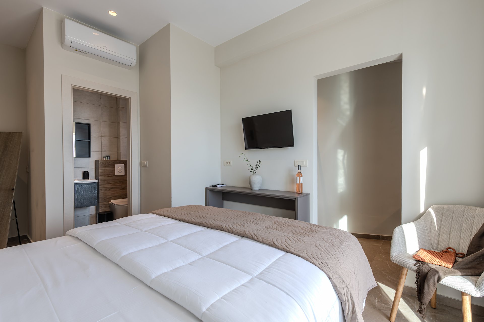 Deluxe Suite with sea view - Noma Suites Tolo