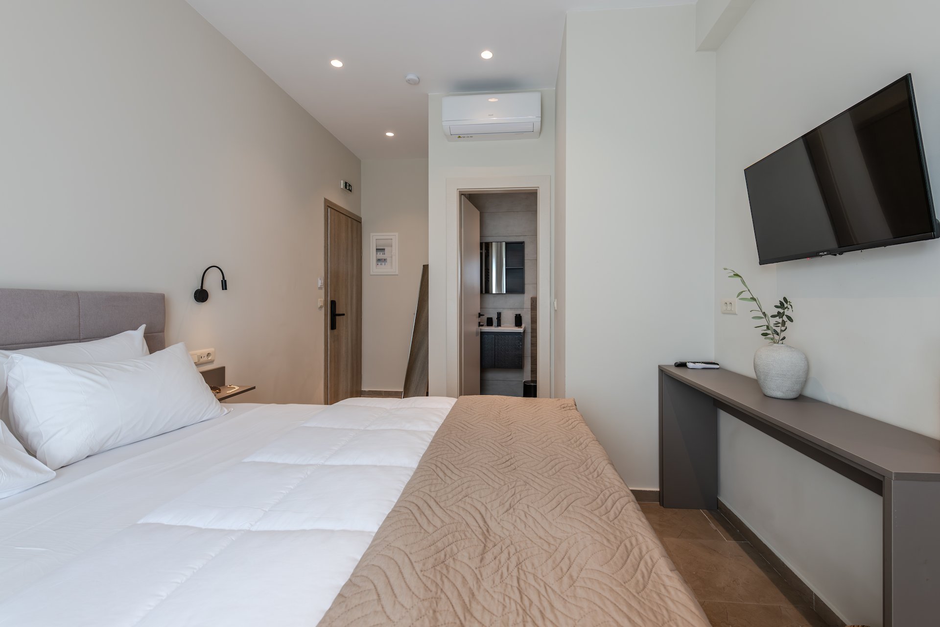 Deluxe Suite with sea view - Noma Suites Tolo