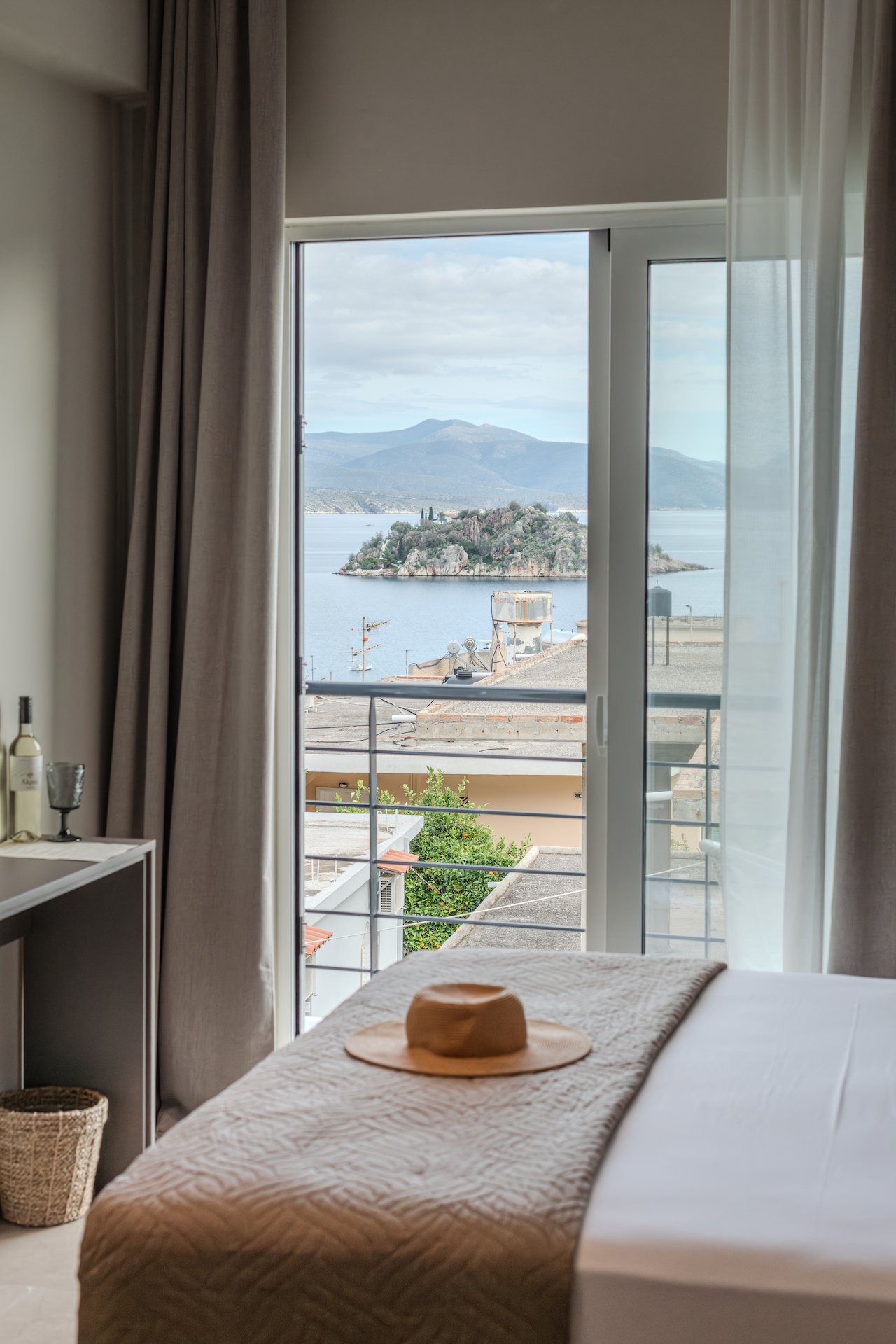 Deluxe Suite with sea view - Noma Suites Tolo