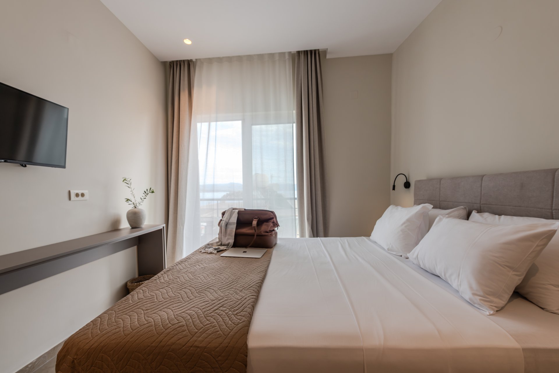 Deluxe Suite with sea view - Noma Suites Tolo