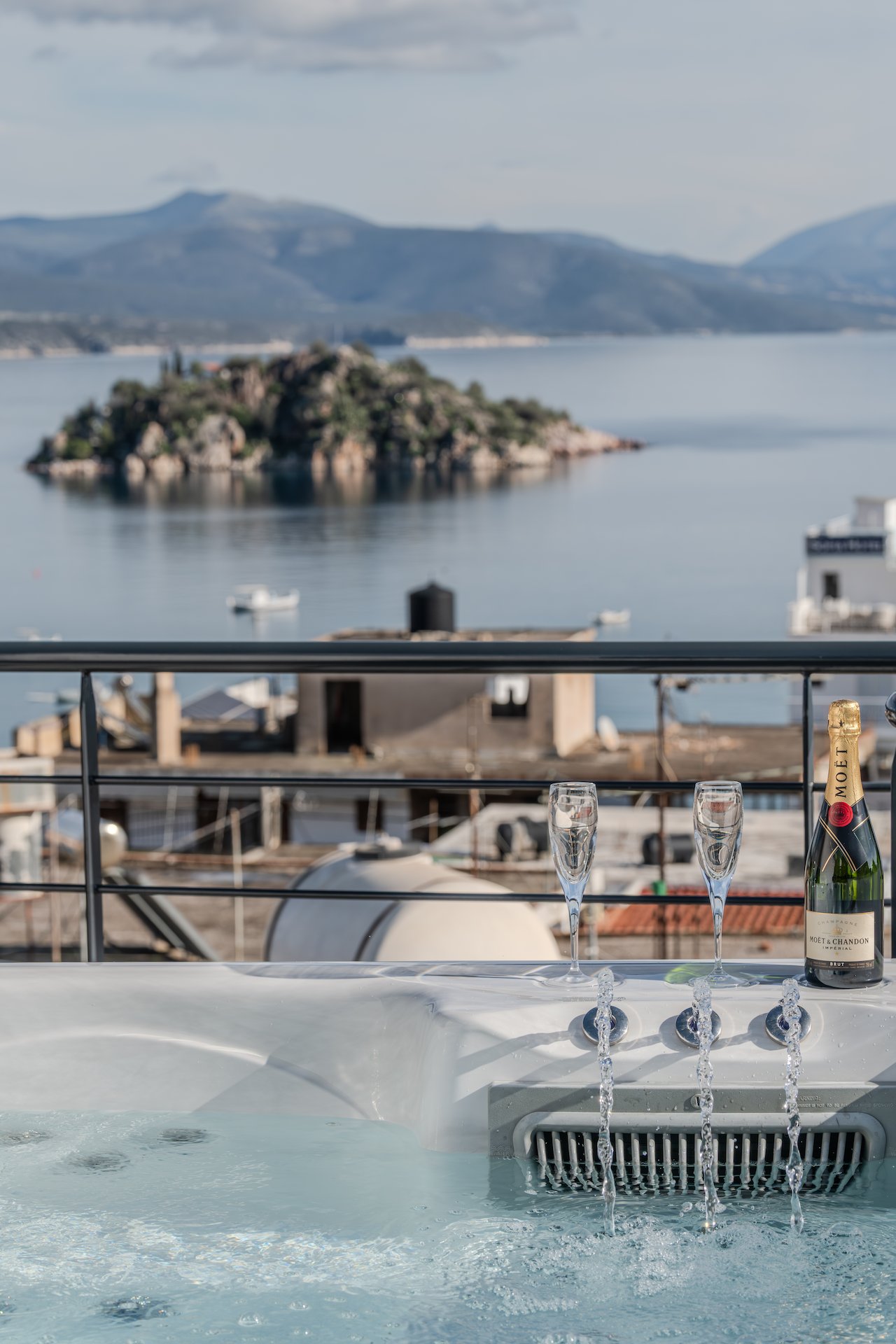 Penthouse Suite with panoramic view - Noma Suites Tolo