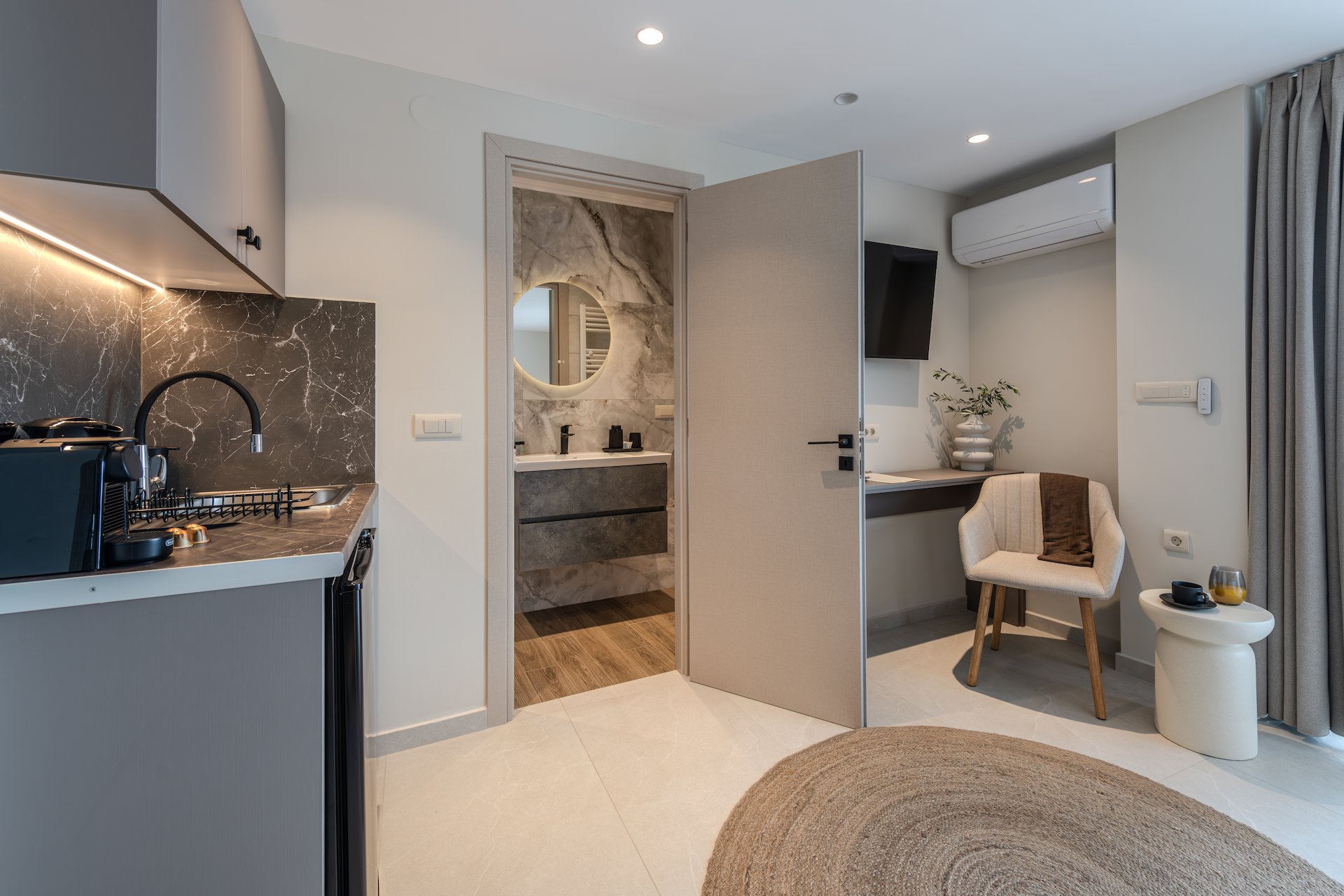 Penthouse Suite with panoramic view - terrace at Noma Suites Tolo